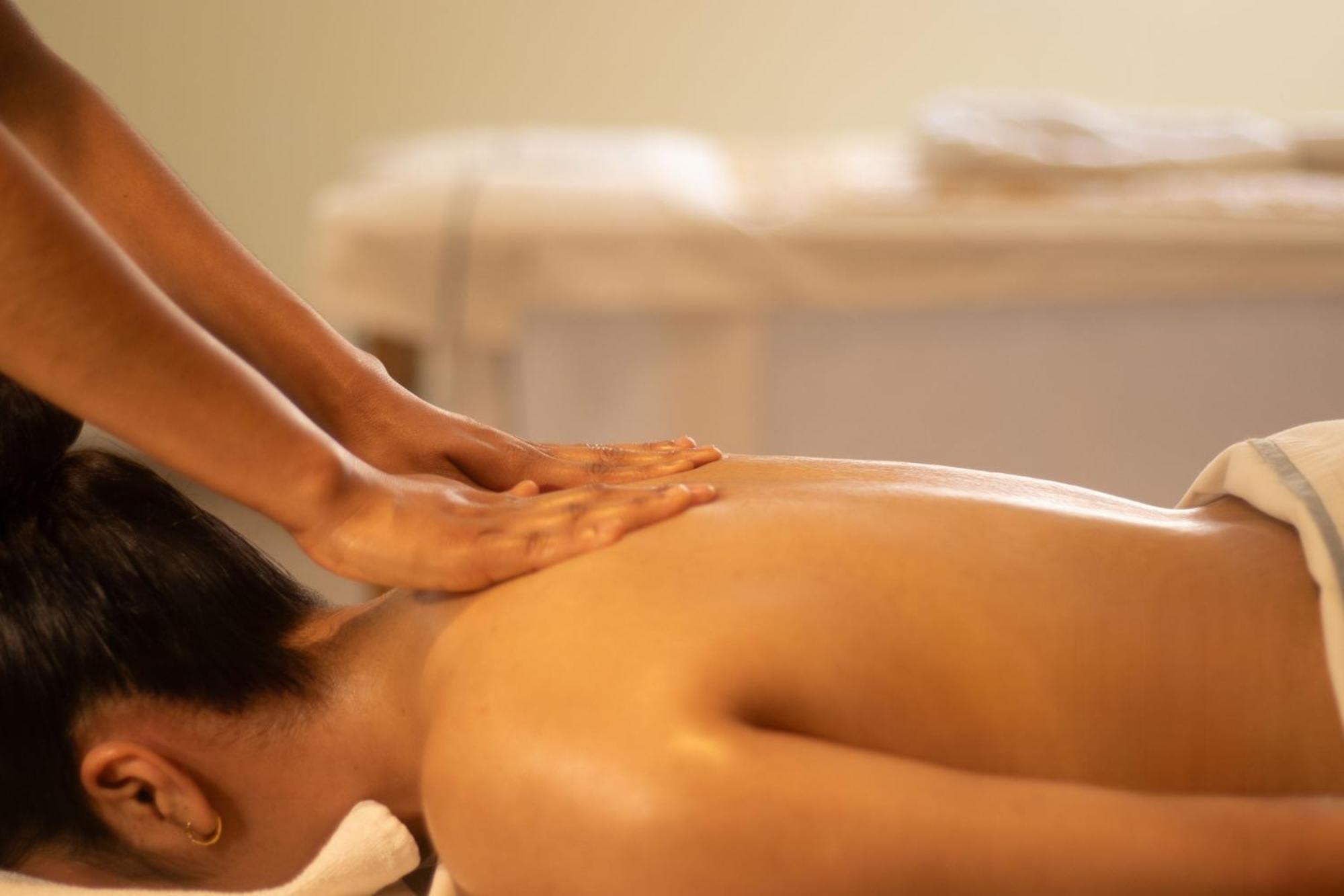 Fiesta Americana Hacienda Истапан де ла Сал Екстериор снимка Ayurvedic massage