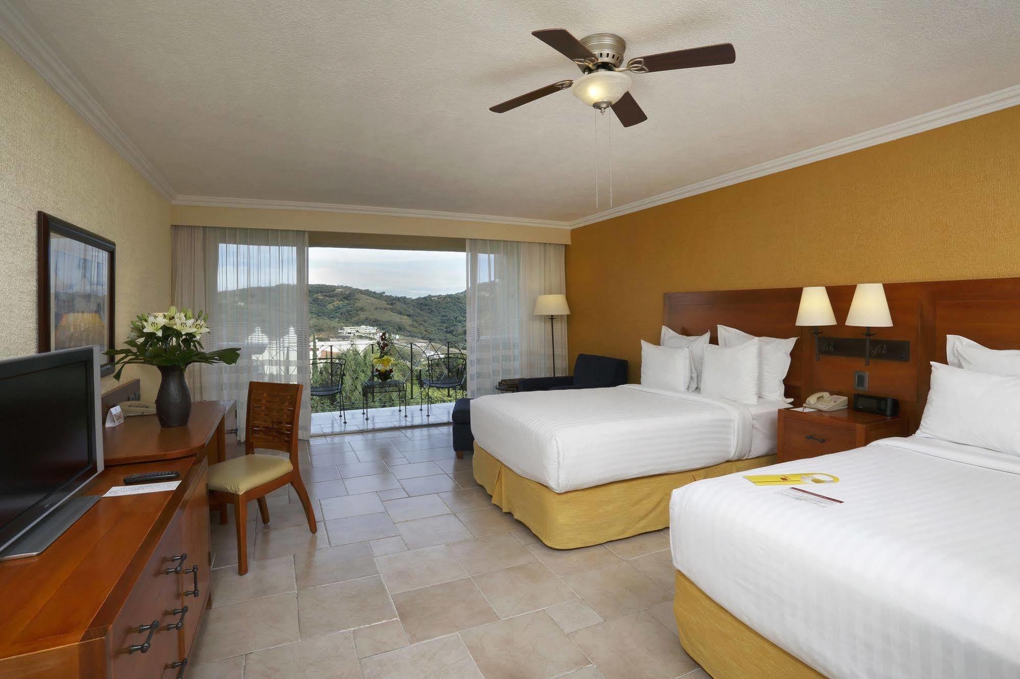 Fiesta Americana Hacienda Истапан де ла Сал Екстериор снимка A room at the Hard Rock Hotel Vallarta